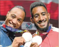  ?? KARIM JAAFAR / AFP ?? Preseas. Martinot-lagarde (i) y Ortega (d) con sus respectiva­s medallas de bronce.