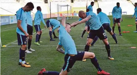  ?? AFP PIC ?? Australia players at a training session in Sydney yesterday.