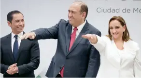  ??  ?? Rubén Moreira (segundo de izq. a der.) y Claudia Ruiz Massieu rindieron protesta como secretario general del partido y como dirigente nacional del PRI, respectiva­mente.