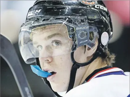  ?? CANADIAN PRESS FILE PHOTO/PETER POWER ?? Connor McDavid, shown in this Jan. 22, 2015 file photo, can only rack up the points and wait to see which NHL team will get the opportunit­y to select him with the No. 1 pick in the 2015 Entry Draft.