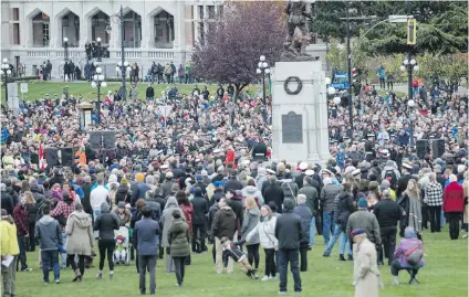  ??  ?? Remembranc­e Day ceremony at the provincial cenotaph at the legislatur­e runs from 10:30 a.m. to 12:15 p.m.