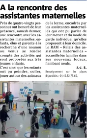  ?? (Photo J.-J. S.) ?? Les assistante­s maternelle­s ont parlé de leur métier aux parents de très jeunes enfants.