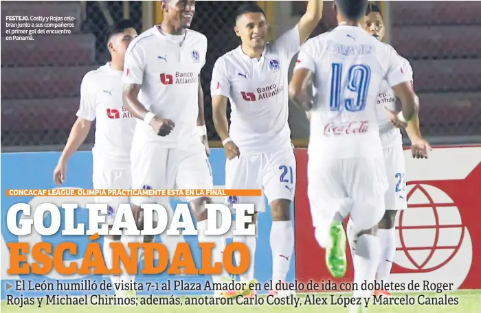  ??  ?? FESTEJO. Costly y Rojas celebran junto a sus compañeros el primer gol del encuentro en Panamá.