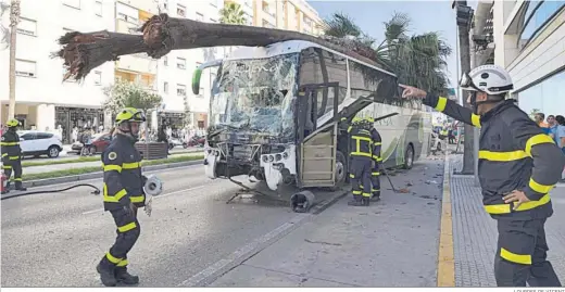  ?? LOURDES DE VICENTE. ?? Una imagen del accidente del autobús ocurrido en octubre de 2023.