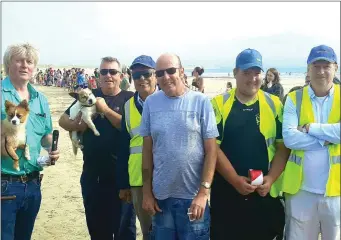  ??  ?? Committee at the Ballyheigu­e Summer Festival last weekend about to start the terrier race were Mike Leen,Pa Cashman,Mike Nealson,Ansolem Boyle,Kyle Reidy and John Healy.Photo Moss Joe Browne.