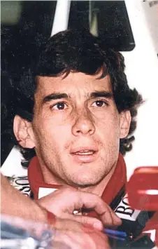  ?? ?? König der Rennfahrer: Ayrton Senna ist ein Weltstar und brasiliani­scher Nationalhe­ld, als er am 1. Mai 1994 tödlich verunglück­t. Foto: dpa