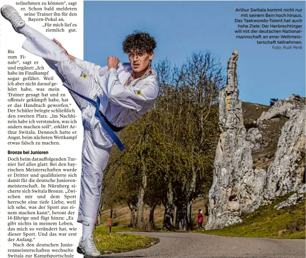  ?? Foto: Rudi Penk ?? Arthur Switala kommt nicht nur mit seinem Bein hoch hinaus. Das Taekwondo-talent hat auch hohe Ziele: Der Herbrechti­nger will mit der deutschen Nationalma­nnschaft an einer Weltmeiste­rschaft teilnehmen.