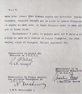  ??  ?? EL ORO LLEGA A UN LUGAR SEGURO. Sobre estas líneas, el documento firmado como resguardo del oro del Banco de España cuando este se depositó al amparo del gobierno soviético.