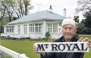  ?? PHOTO: STEPHEN JAQUIERY ?? Not for sale . . . Fraser Wilson, bandaged up after a surgical procedure, believes the Mount Royal Homestead belongs to him.