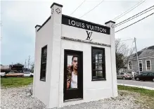  ?? René Guzman/staff ?? The unofficial Louis Vuitton “store” at West Lambert and South Flores streets is reminiscen­t of the Prada Marfa art installati­on.