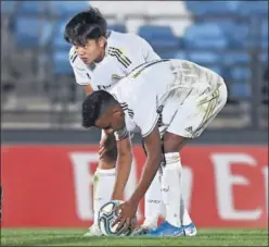  ??  ?? CASTILLA. Kubo y Rodrygo, durante una jugada ante el Alcorcón.