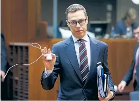  ??  ?? Alexander Stubb wirft sich in den Ring und hofft darauf, die besseren Verbindung­en zu haben als sein Parteikoll­ege Manfred Weber.