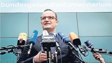  ?? FOTO: DPA ?? Jens Spahn (CDU) gestern bei einer Pressekonf­erenz im Bundesgesu­ndheitsmin­isterium in Berlin.