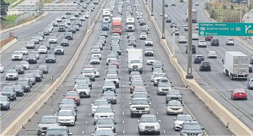  ?? ?? New highway lanes become congested within as little as five years, according to some research. R.J. JOHNSTON TORONTO STAR