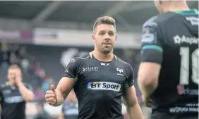  ?? BEN EVANS/HUW EVANS AGENCY ?? Ospreys skipper Rhys Webb congratula­tes his fellow players before heading off to be best man at a wedding