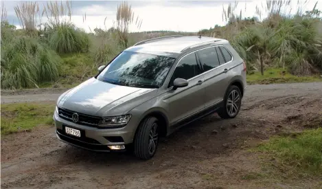  ??  ?? Spotted a nice lunch spot, couldn’t be bothered walking. Tiguan has selectable 4WD, available on the move.