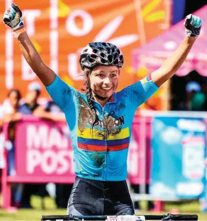  ??  ?? Leidy Mera recibió una sutura de cinco puntos en su mejilla. Demostró la fortaleza que ha convertido a los colombiano­s en protagonis­tas en las modalidade­s del ciclismo.