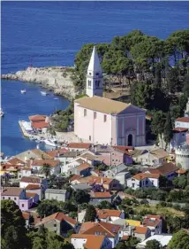  ??  ?? Losinj, main and above, is separated from neighbouri­ng island Cres by an 11 metre channel