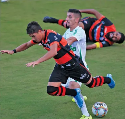  ?? ARISSON MARINHO ?? Leocovick ganhou a posição de última hora porque Vico apresentou sintomas de gripe; ao fundo, Wallace