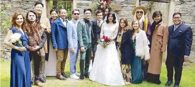  ??  ?? Newlywed Anne Curtis and Erwan Heussaff with guests that included Anne’s It’s Showtime co-hosts Karylle (with husband Yael Yuzon), Ryan Bang, Felicia and husband Kim Atienza, Teddy Corpuz, Vhong Navarro, Teddy’s wife Jasmine, Vice Ganda and Jugs Jugueta.