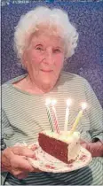  ?? Photos: RHIANNON McCONNELL ?? Happy birthday: Alice Warren turns 104 next month.