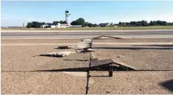  ?? Foto: dpa/Flughafen Hannover ?? Die Piste des Flughafens Hannover am Dienstag