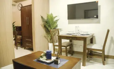  ?? ?? An RFO unit at Red Residences outfitted with decor and accessorie­s from Good Home’s affiliate partners