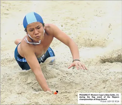  ?? Picture: JUDY DE VEGA ?? PEGGING IT: Western Cape’s Allan Sellin, 14, during the flag event of the Nippers championsh­ips at Kings Beach