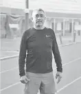  ??  ?? APASIONADO. La comunidad saltillens­e dedicada al atletismo sabe bien de las credencial­es del “Gato” y le sigue y apoya.