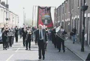  ??  ?? Former NUM Lodge Secretary Alan Cummings leading the event.