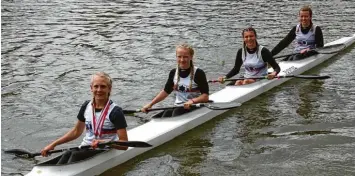  ?? Foto: Monika Sandner ?? Bärenstark­e Leistung: Der K4 der Schülerinn­en A mit (von links) Anni Scheuermey­er, Valentina Rohleder, Liv Baacke und Katha rina Degmayr siegte über 200 und 500 Meter.