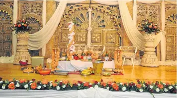  ?? Pictures: ARUN PHOTOGRAPH­Y ?? OPULENT: The stage at the Kendra Hall, Durban, which was beautifull­y decorated according to a Moroccan theme