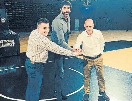  ?? FOTO: RETABET BILBAO BASKET ?? Con buenas expectativ­as Pueyo, Mumbrú y Elorduy, antes de comenzar la temporada en Miribilla