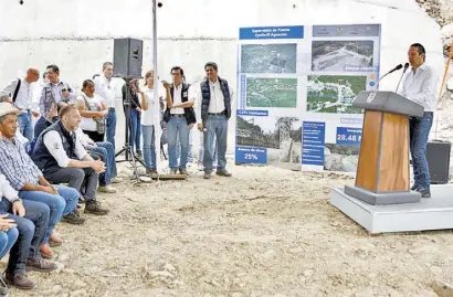  ?? /Hugo ?? Con inversión de 24 millones de pesos se construye el puente vehicular Ayutla - El Aguacate.