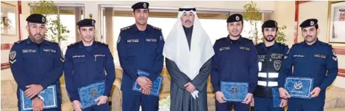  ??  ?? KUWAIT: Ahmadi Governor Sheikh Fawaz Al-Khaled Al-Hamad Al-Sabah honored Ahmadi rescue police department officers yesterday for their efforts in serving the governorat­e’s residents.