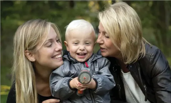  ?? NIKLAS LARSSON, THE ASSOCIATED PRESS ?? Emelie Eriksson, left, with her son, Albin, and her mother Marie. Eriksson was the first woman to have a baby after receiving a womb transplant from her mother.