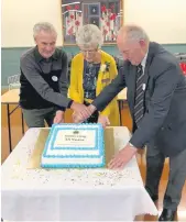  ?? PHOTO: Supplied. ?? President Anne Andrews and two past Presidents of Omokoroa Lions Club, Colin Kurth (left) and Mark Ulyatt (right).