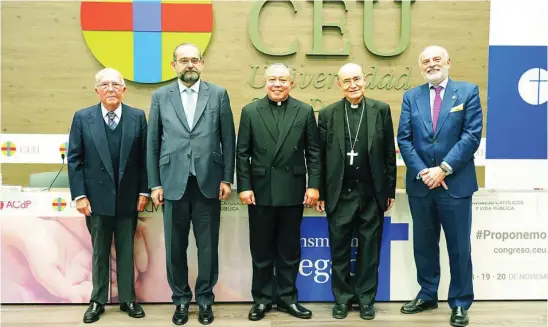  ?? CEU ?? Marcelino Oreja, Alfonso Bullón de Mendoza, Monseñor Bernardito Auza, Fidel Herráez y Rafael Sánchez Saus