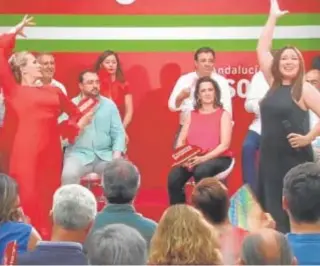  ?? // ABC ?? Mitin del PSOE en Córdoba con el cuadro flamenco