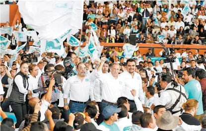  ??  ?? Mitin del candidato presidenci­al de la coalición Todos por México en Pachuca, Hidalgo.