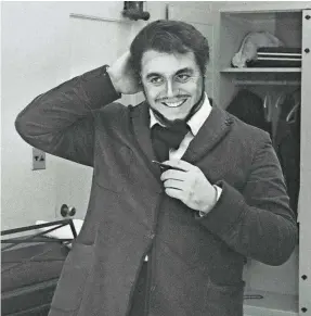  ?? CBS FILMS ?? Luciano Pavarotti before a performanc­e in San Francisco in 1967.