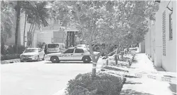 ?? WAYNE K. ROUSTAN/SOUTH FLORIDA SUN SENTINEL ?? Aventura police sealed off all entrances to the Nordstorm store where a shooting occurred Friday that left two people hospitaliz­ed.