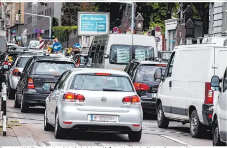  ??  ?? Transport und Mobilität sind zu einem Drittel für den hohen und in Österreich steigenden CO2-Ausstoß verantwort­lich