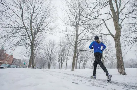  ?? DARIO AYALA ?? It seems a lifelong running habit — even in the most frigid of weather — could decrease your risk of dying prematurel­y.