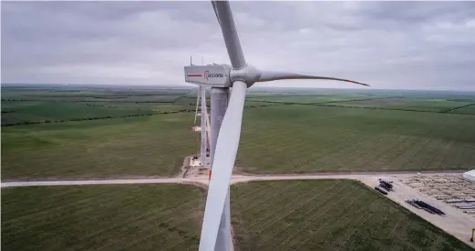  ??  ?? Los aerogenera­dores ya se encuentran en funcionami­ento, anunció la empresa este miércoles.