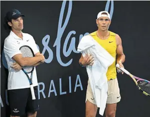  ?? | PHOTO : DARREN ENGLAND, EPA/MAXPPP ?? Rafael Nadal, ici au côté de son entraîneur, Carlos Moya, revient à la compétitio­n à Brisbane, en Australie, après un an d’absence.
