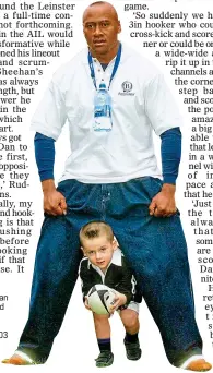  ?? ?? EARLY PROMISE: Dan Sheehan, aged four, with All Black Jonah Lomu at a 2003 promotiona­l event in
Dublin