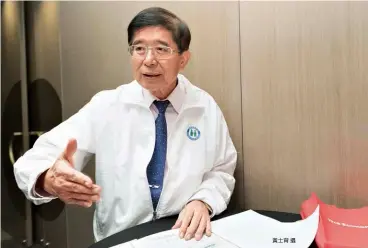  ?? 黃士育攝 ?? 健保署長李伯璋樂見骨­折聯合照顧服務，能和糖尿病、慢性阻塞性肺病一樣，透過整合照顧服務，協助患者早日康復。