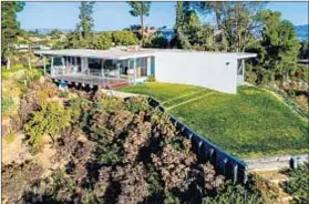  ?? Pacific Union Internatio­nal ?? THE RICHARD NEUTRA-designed Chuey house, listed for $8.3 million, could be moved if the new owners decide to develop.