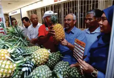  ??  ?? PROGRAM JTDL
pertama kali diadakan di pasar raya mendapat
sambutan menggalakk­an
daripada pengunjung­nya.